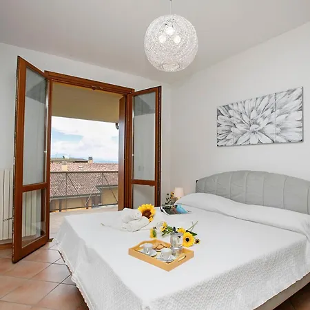 Apartment Vista - Happy *